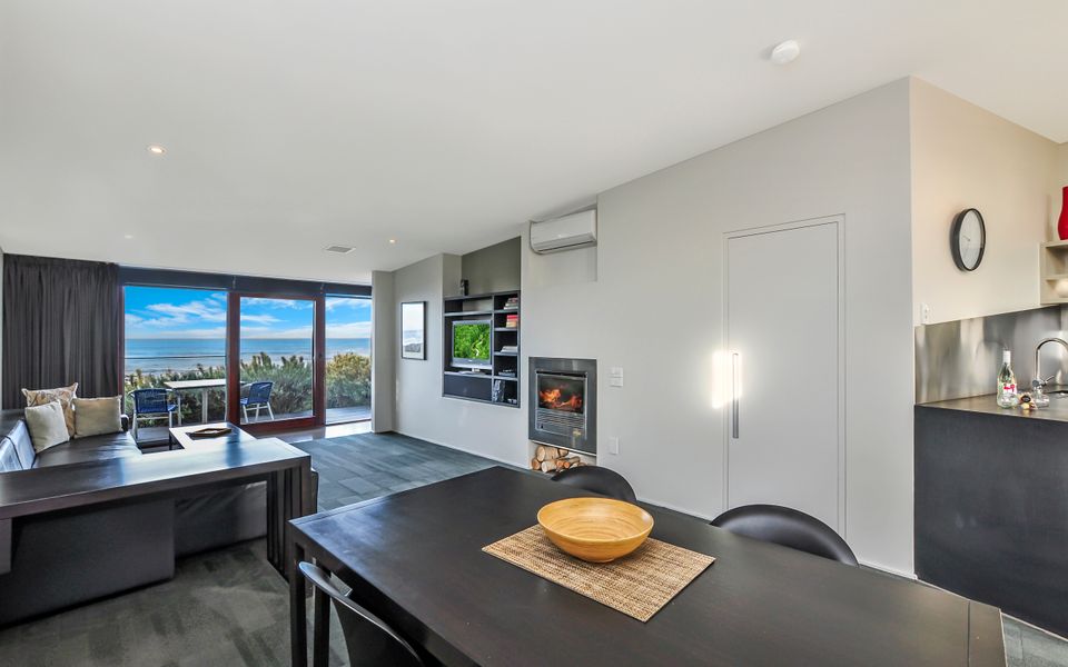 Hearns Beachside Villa 1