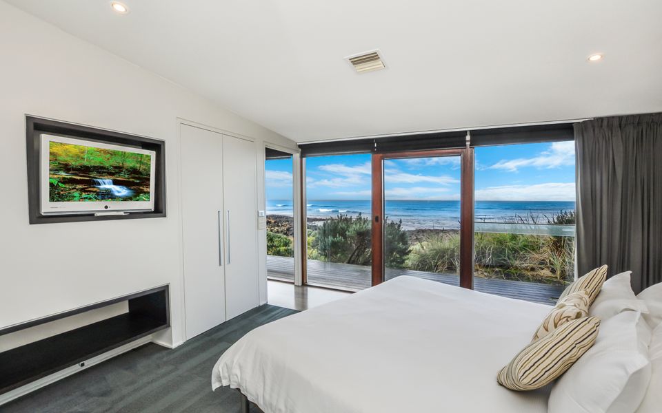 Hearns Beachside Villa 2