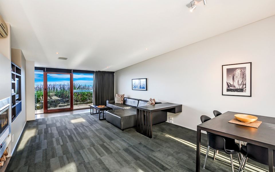 Hearns Beachside Villa 3