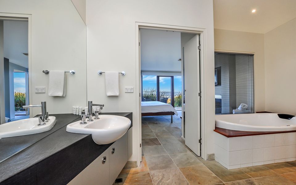 Hearns Beachside Villa 4