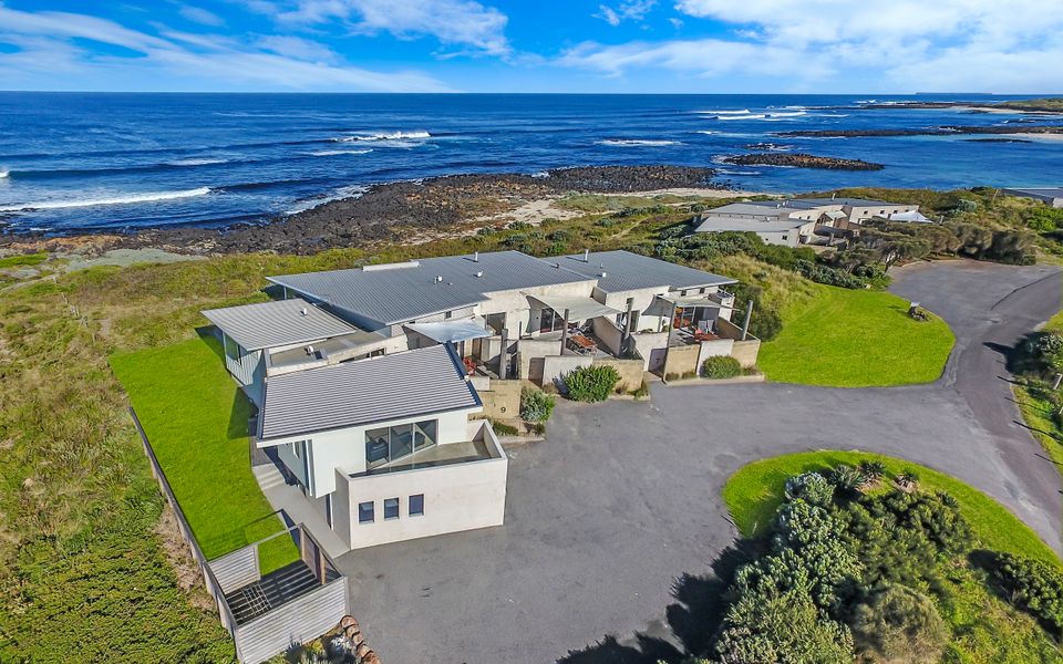 Hearns Beachside Villa 9