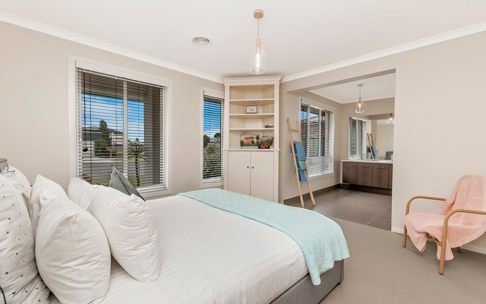 Master Bedroom / Bedroom 1