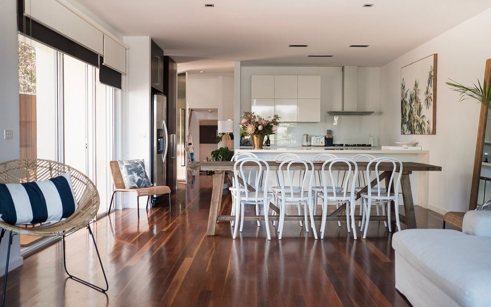 Spinnakers Waterfront