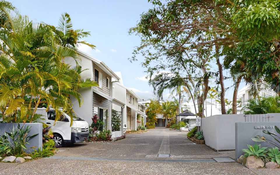 6 Pelican Beach Resort