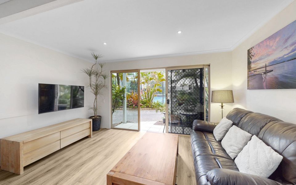 6 Pelican Beach Resort