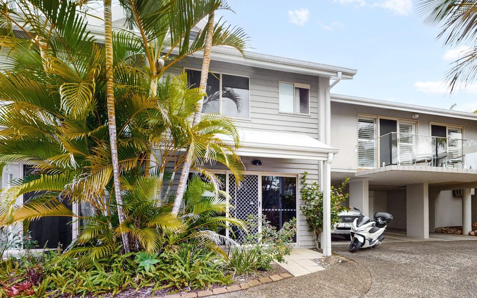 6 Pelican Beach Resort