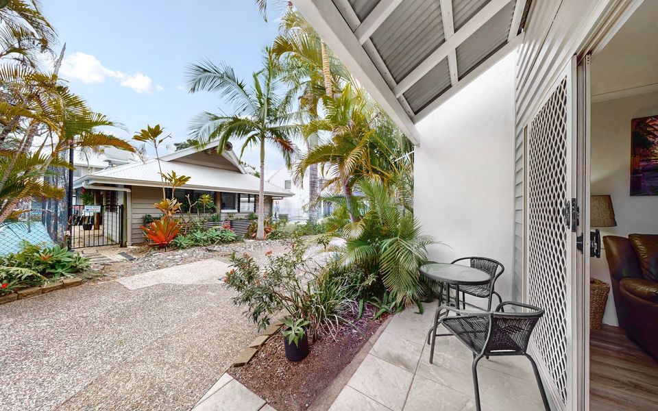 6 Pelican Beach Resort