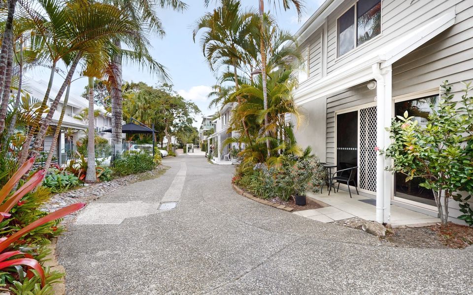 6 Pelican Beach Resort