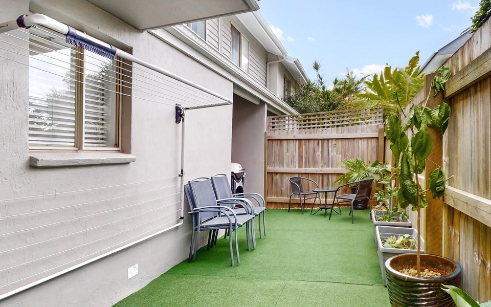 6 Pelican Beach Resort