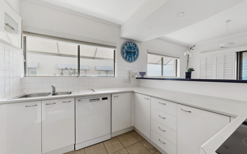 20 Sunseeker Lodge