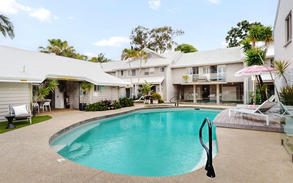 7 Pelican Beach Resort