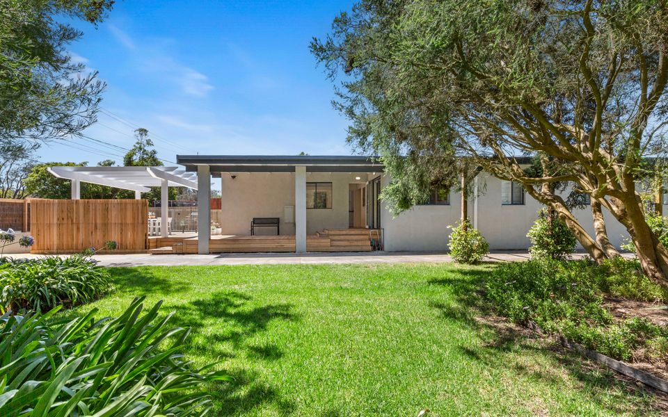 Large garden for family games