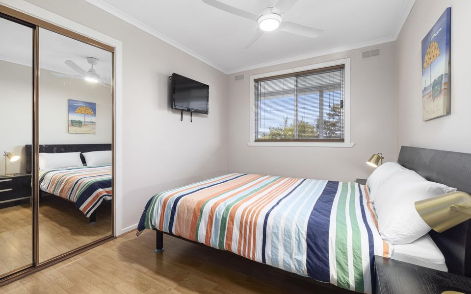 Queen Bed - Bedroom 2