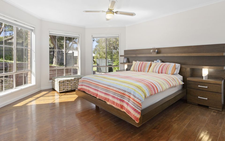 Master Bedroom with Queen Bed, walk in robe and ensuite