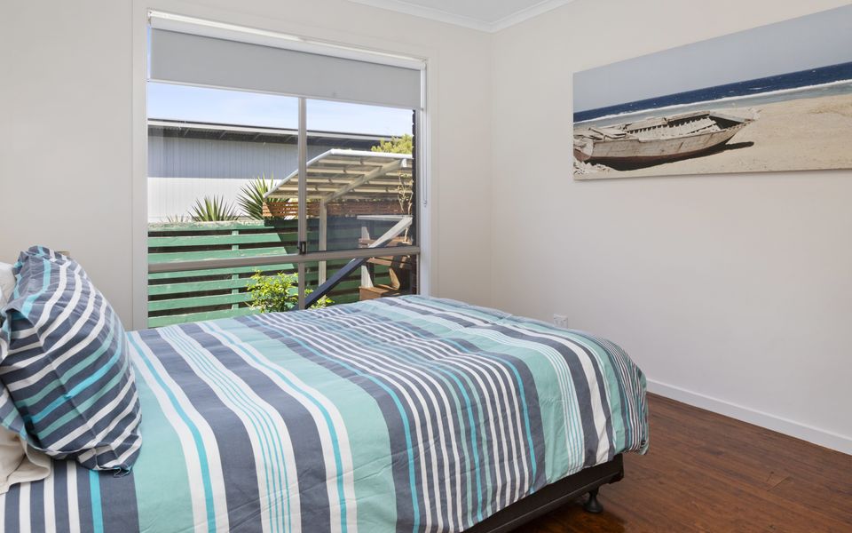 Bedroom 2 with double bed