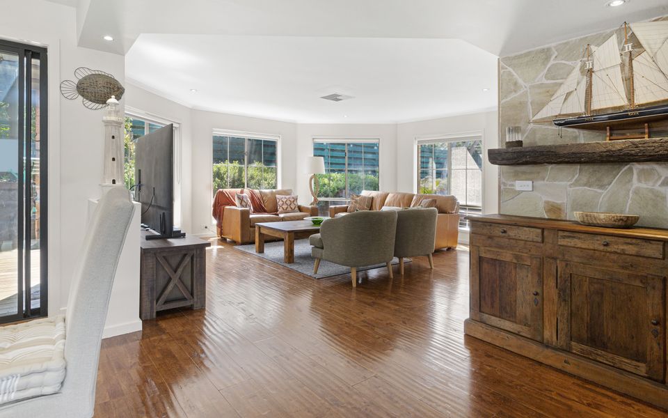 Tranquil Coastal Retreat