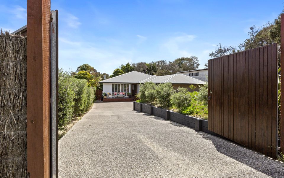 Long driveway with gates for privacy