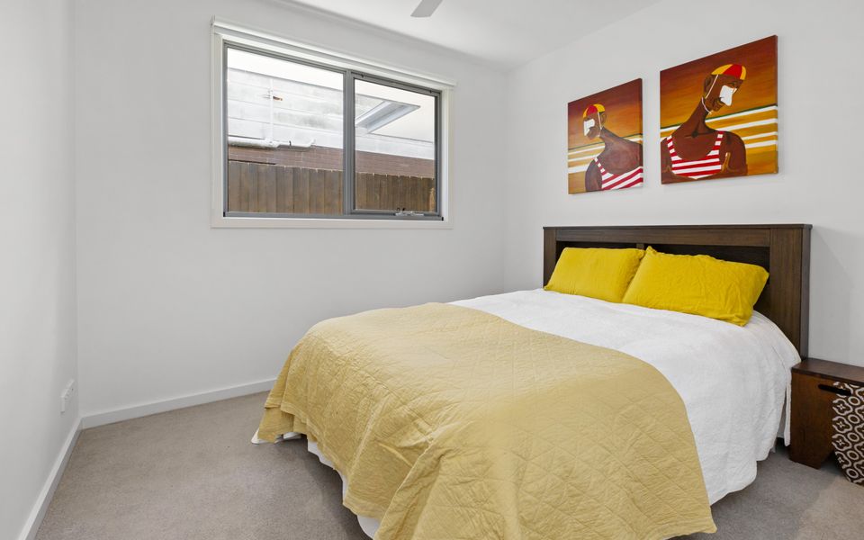 Bedroom 3 with queen bed