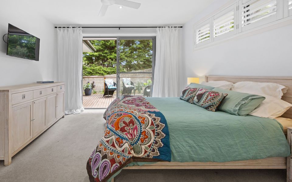 Master suite with Queen Bed