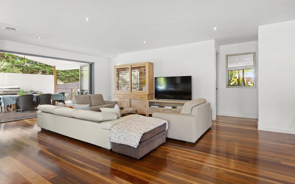 Living area with comfy King Leather couches