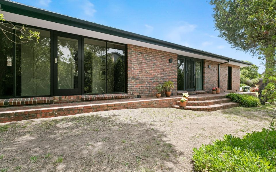 Blairgowrie Beach Bungalow – Pet & Value Stay