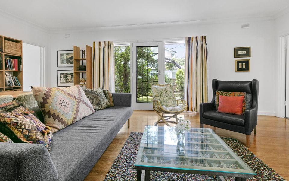 Lounge with access to the front garden