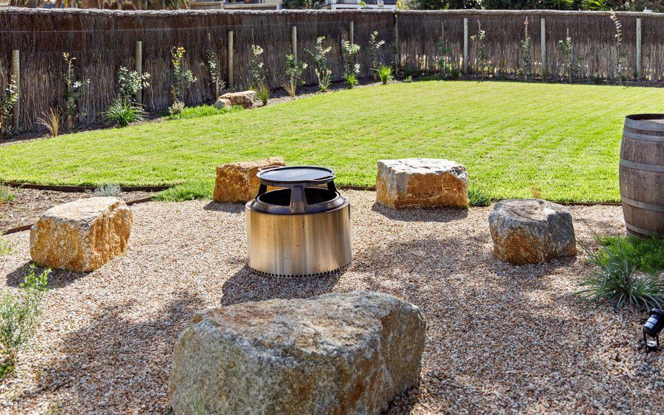 Settlers Cove Poolside Luxury Retreat