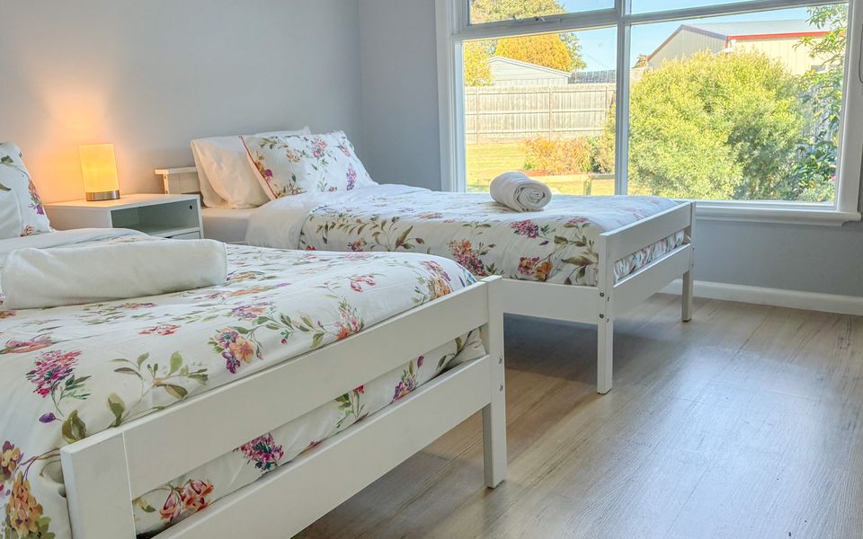 3rd Bedroom with 2 single beds