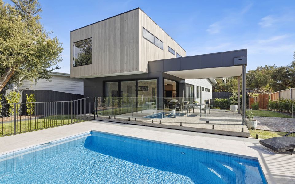 Private Pool and Alfresco Entertaining at Coastmere