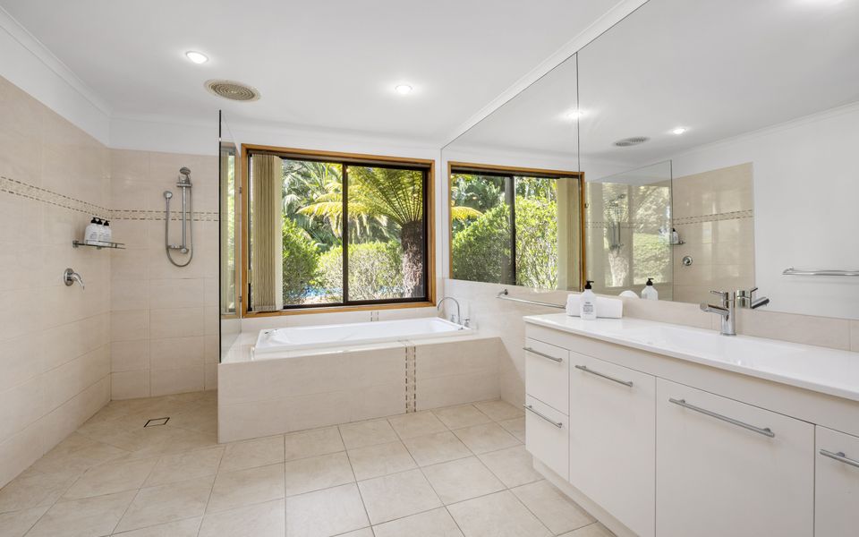 Large family bathroom, shampoo, conditioner and body wash are supplied.