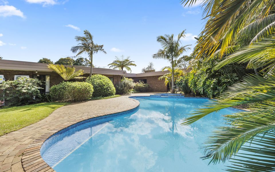 Private heated pool and Spa