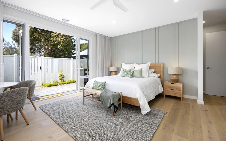 King bed with quality linen for a comfy night’s sleep