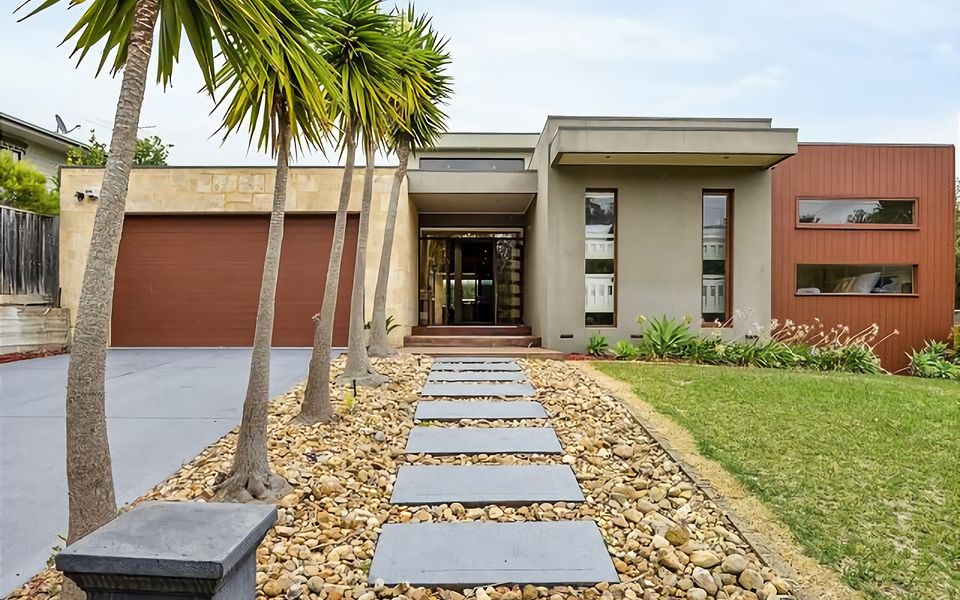 Stunning Home Alfresco Entertainment Jacuzzi