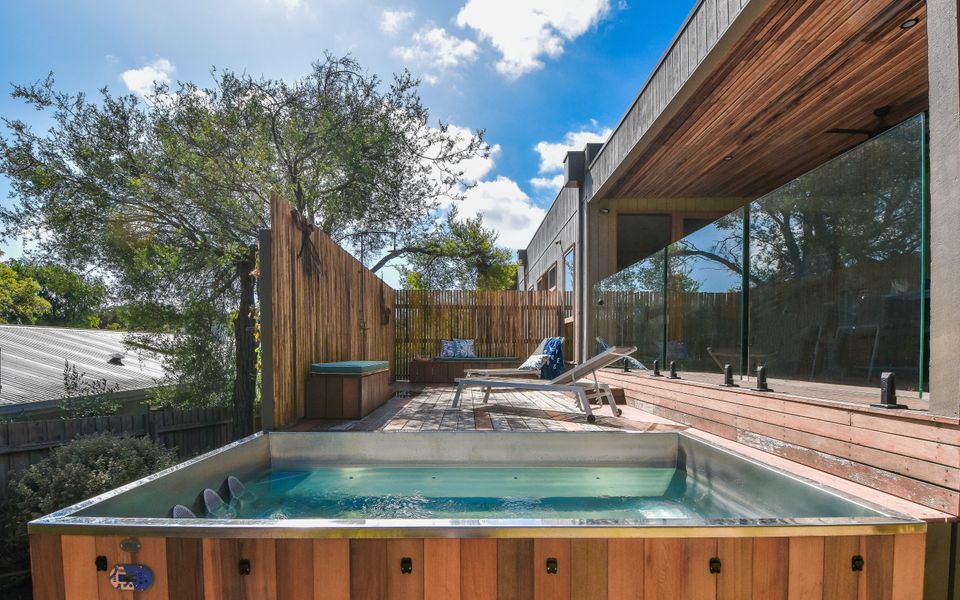 Enjoy the total relaxation of soaking in your own modern heated (37 deg) plunge pool with mineral treatment rather than harsh chemicals..