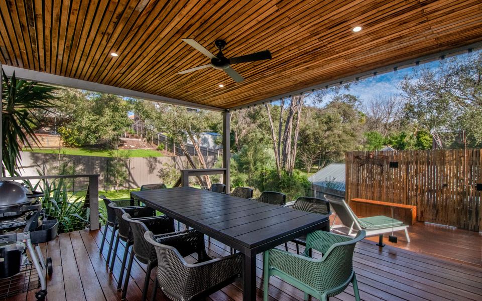Rear deck has sheltered alfresco dining and BBQ.
