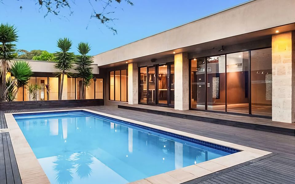 Dive into pure bliss in our luxurious swimming pool. With its modern design, this oasis provides the perfect setting for a memorable vacation.