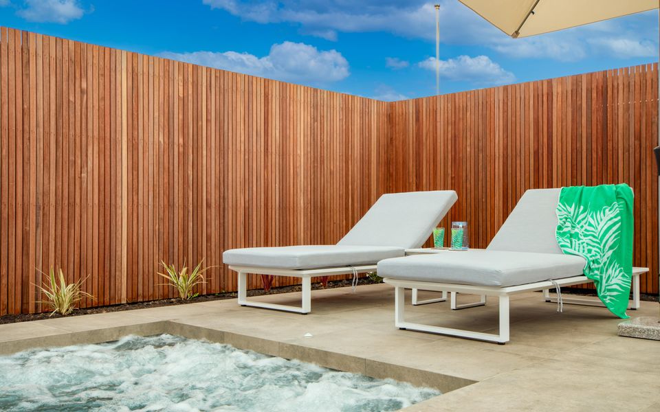 Escape to Blairgowrie 500m to beach cafes