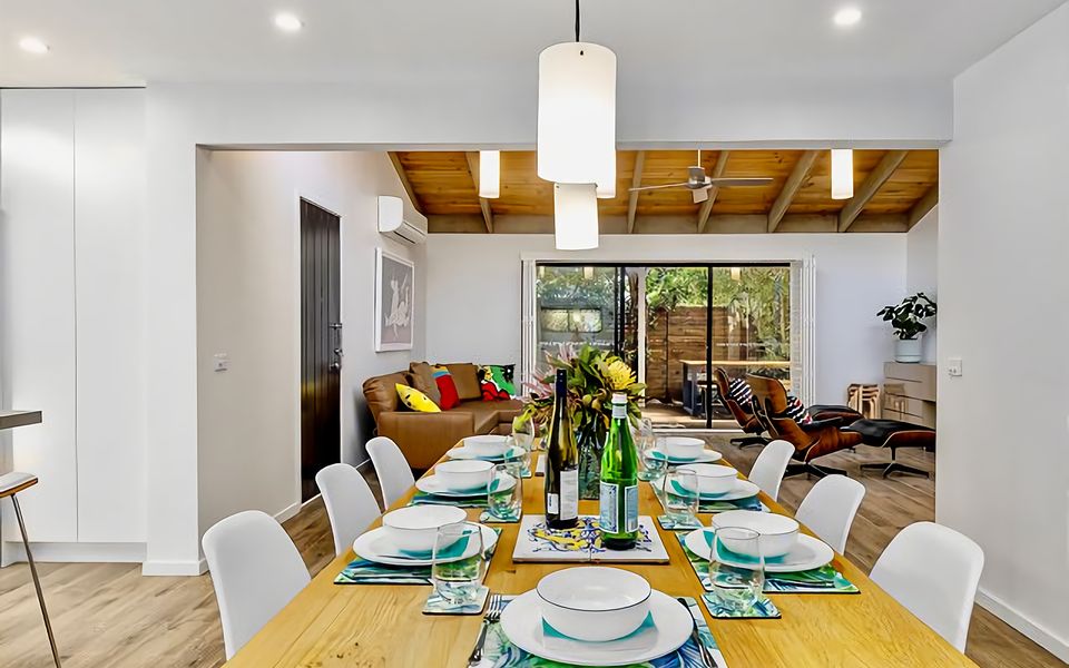 Escape to Blairgowrie 500m to beach cafes