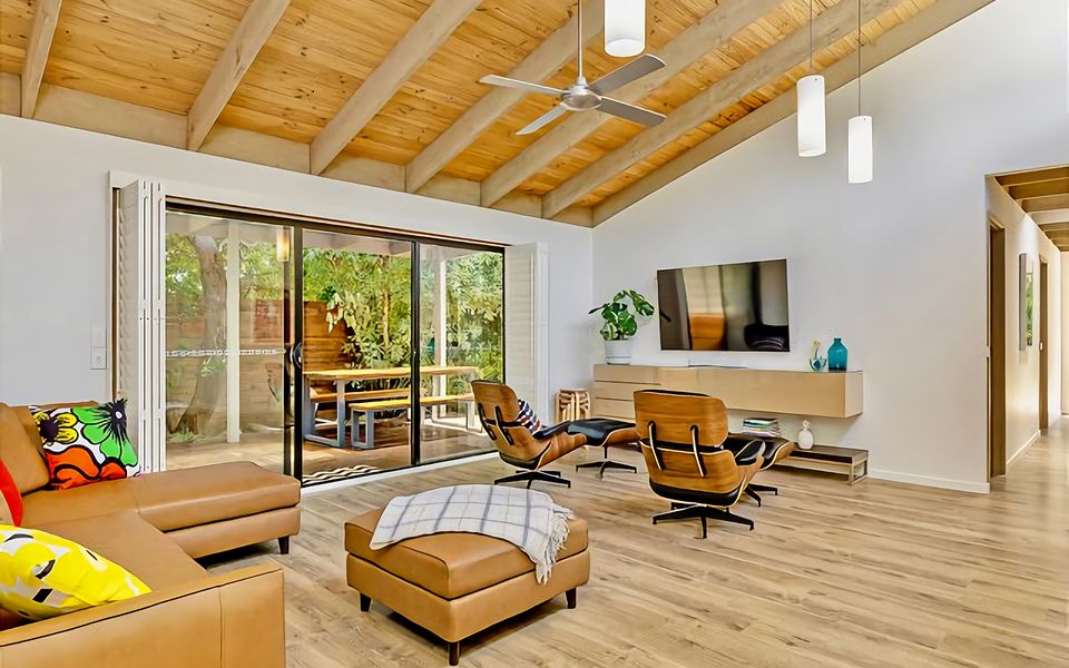 Escape to Blairgowrie 500m to beach cafes