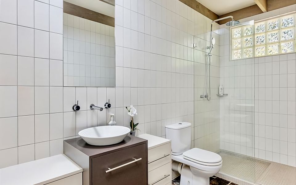 Escape to Blairgowrie 500m to beach cafes