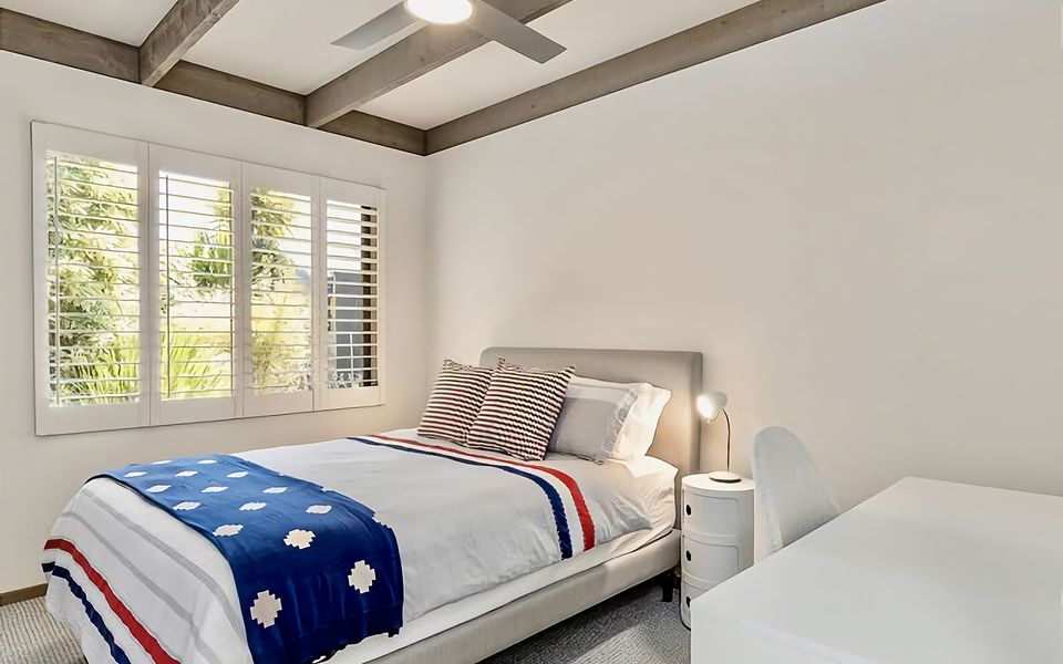 Escape to Blairgowrie 500m to beach cafes