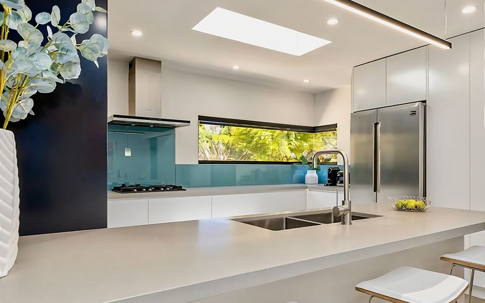 Escape to Blairgowrie 500m to beach cafes