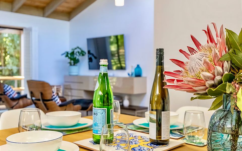 Escape to Blairgowrie 500m to beach cafes