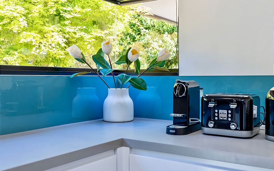 Escape to Blairgowrie 500m to beach cafes