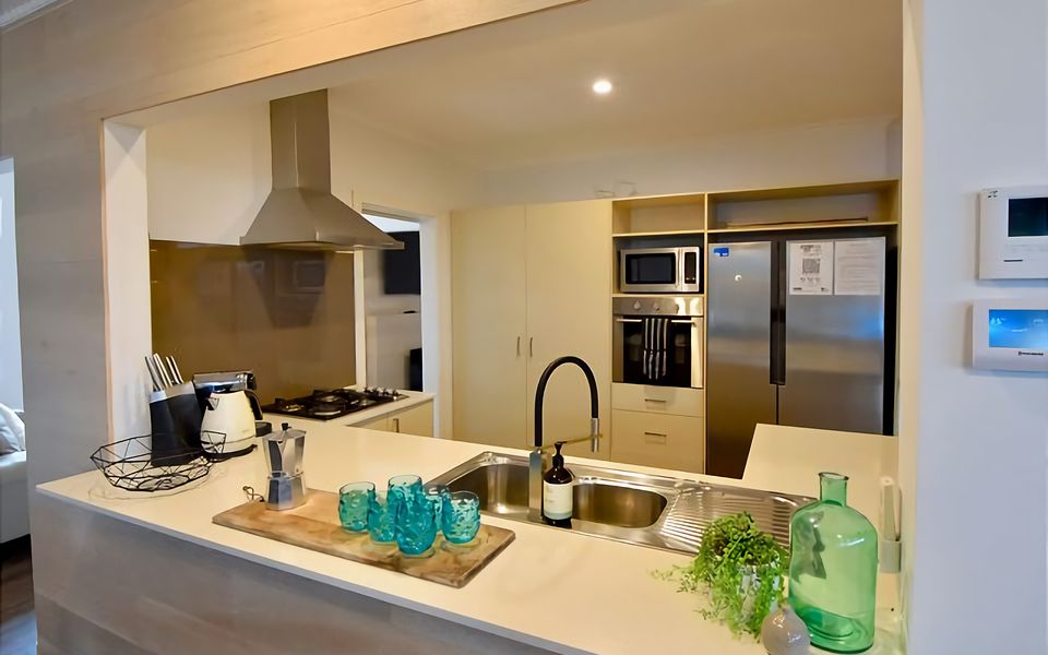 Bayside Mansion w Pool Spa and Ultimate Alfresco