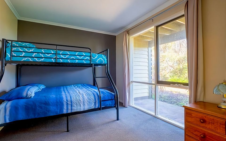 Bunk room with Tri bunk–double with single over.