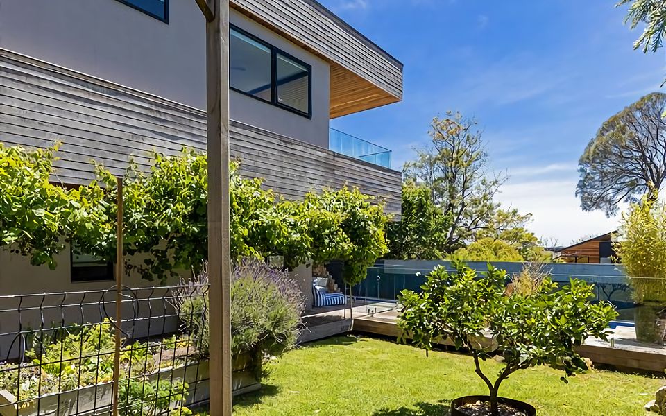 Majestic McCrae Luxury Pool Views to the Bay