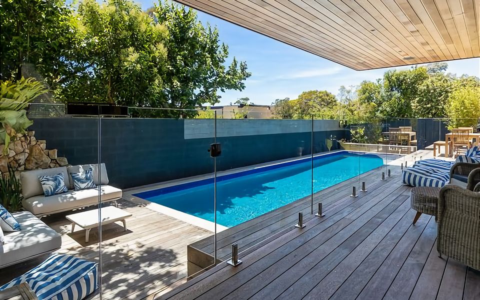 Majestic McCrae Luxury Pool Views to the Bay