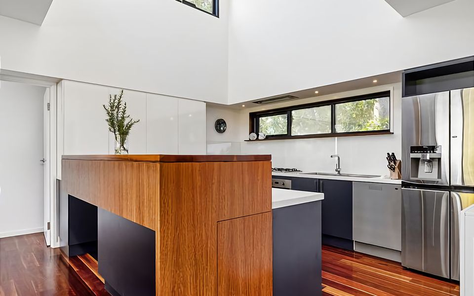 Majestic McCrae Luxury Pool Views to the Bay