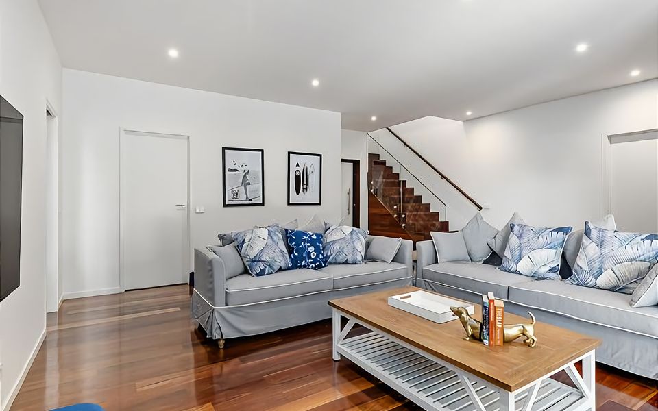 Majestic McCrae Luxury Pool Views to the Bay